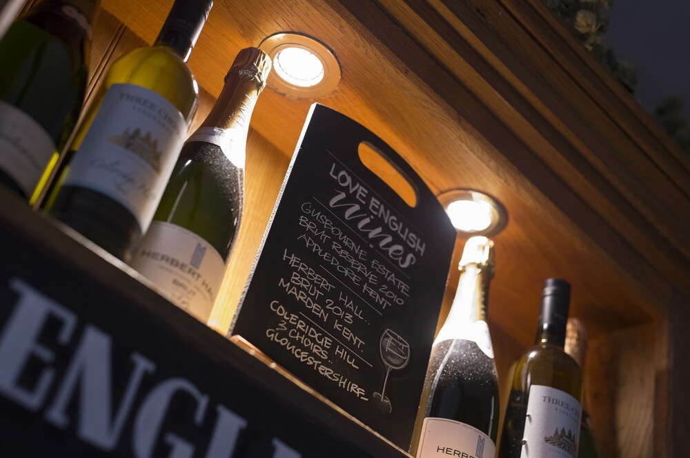 Hotel Bar