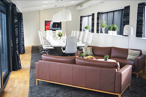 Executive Lounge