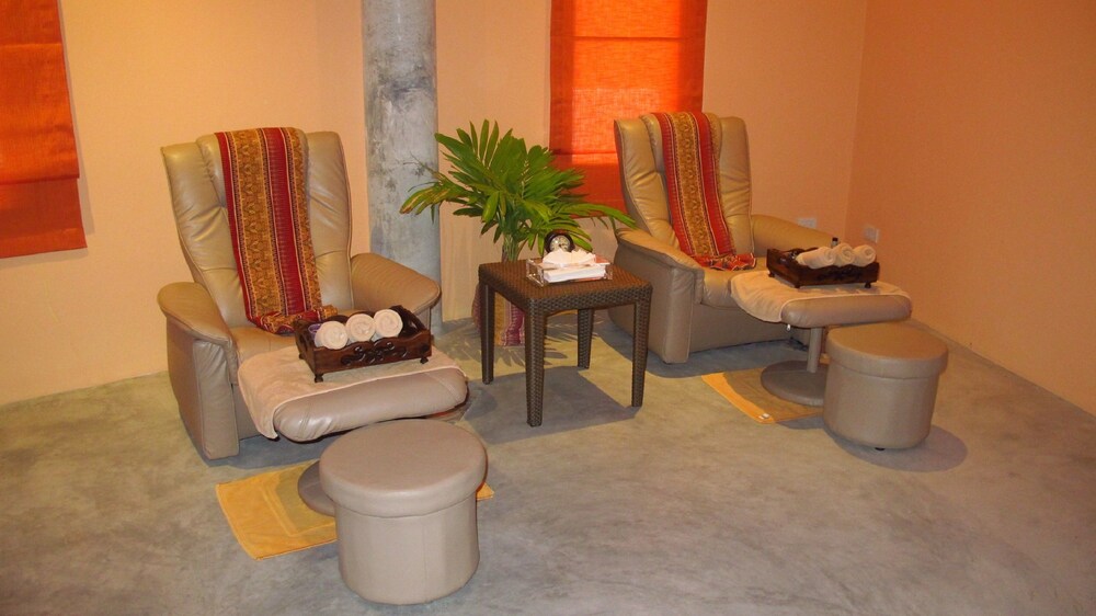 Nail Salon