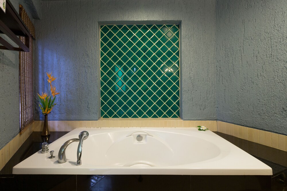 Jetted Tub