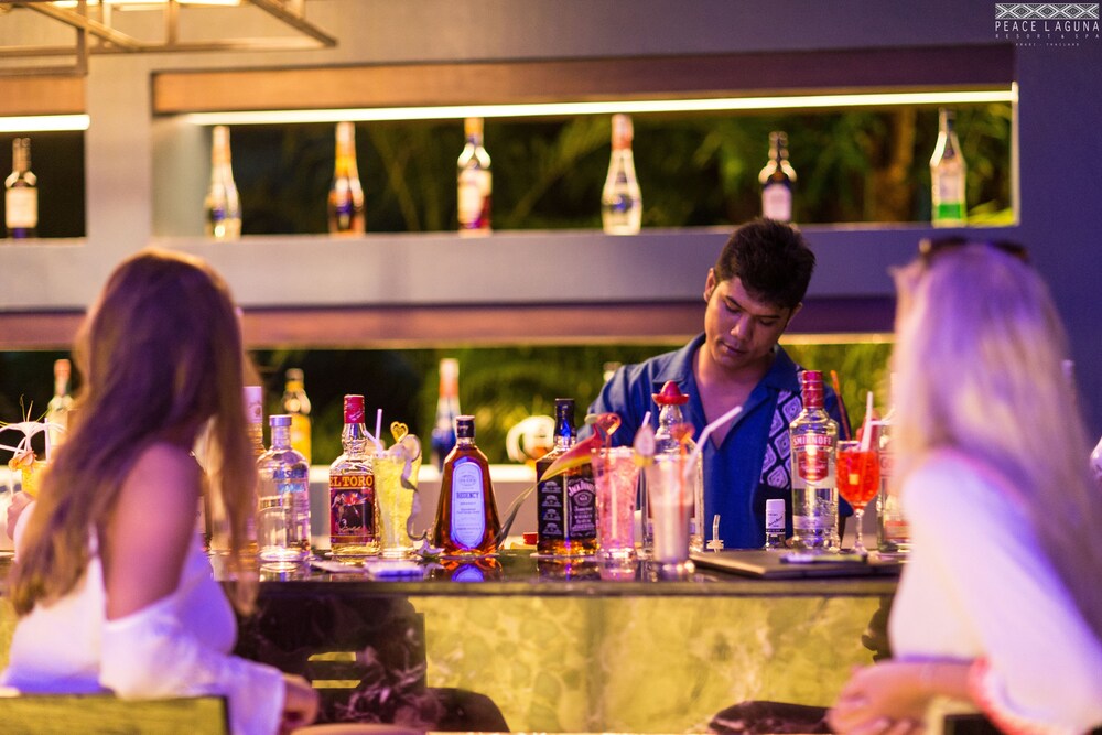 Hotel Bar