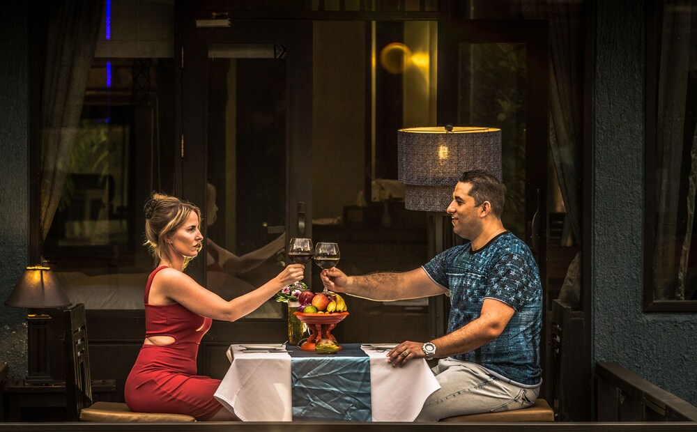 Couples Dining