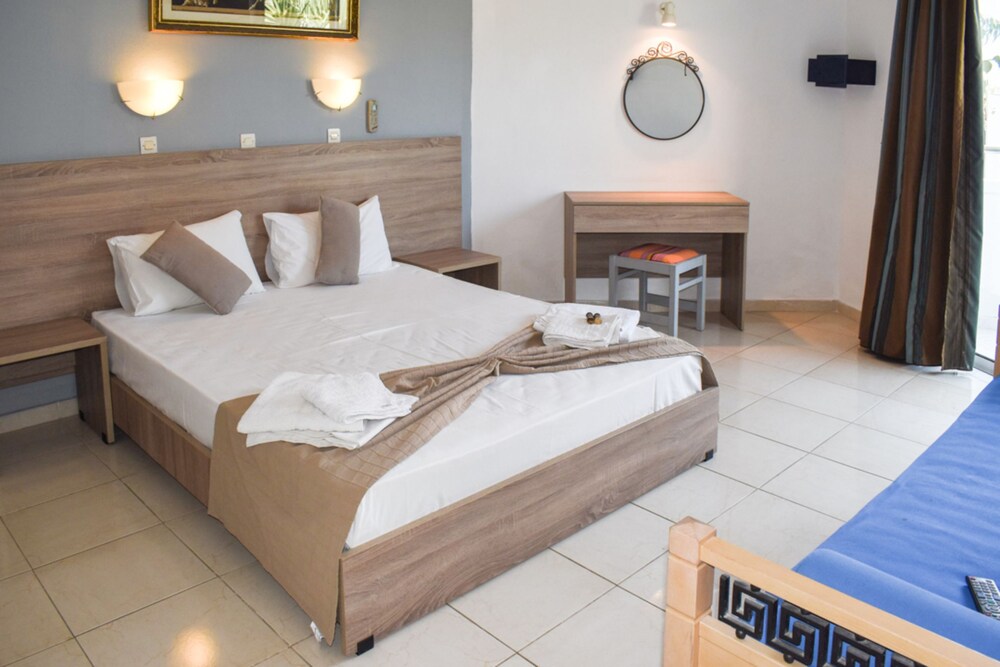 Studio, Garden View (for 3) - Guestroom