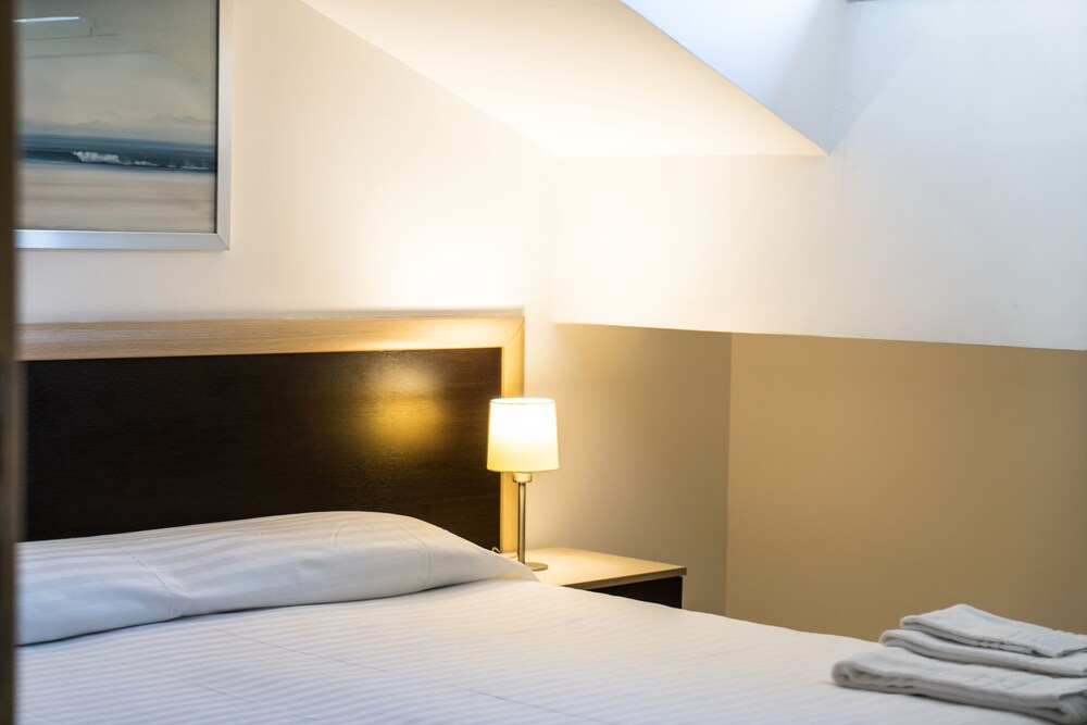 Standard Double or Twin Room - Guestroom