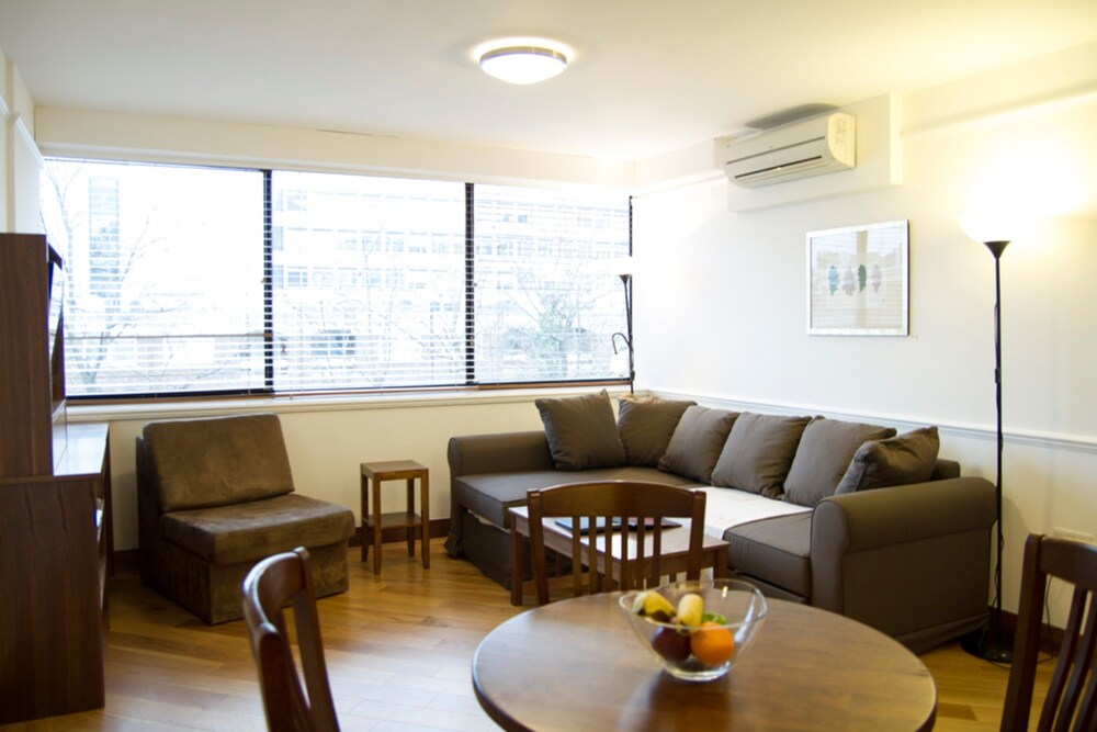 Presidential Suite - Guestroom