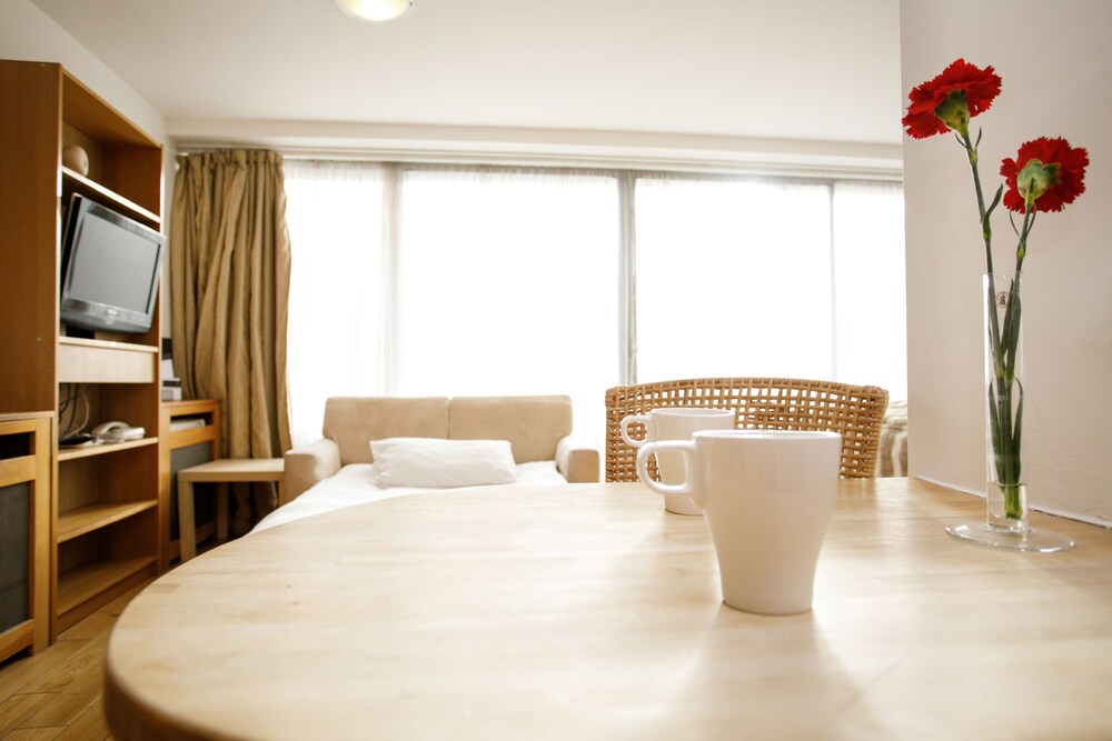 Studio - In-Room Dining