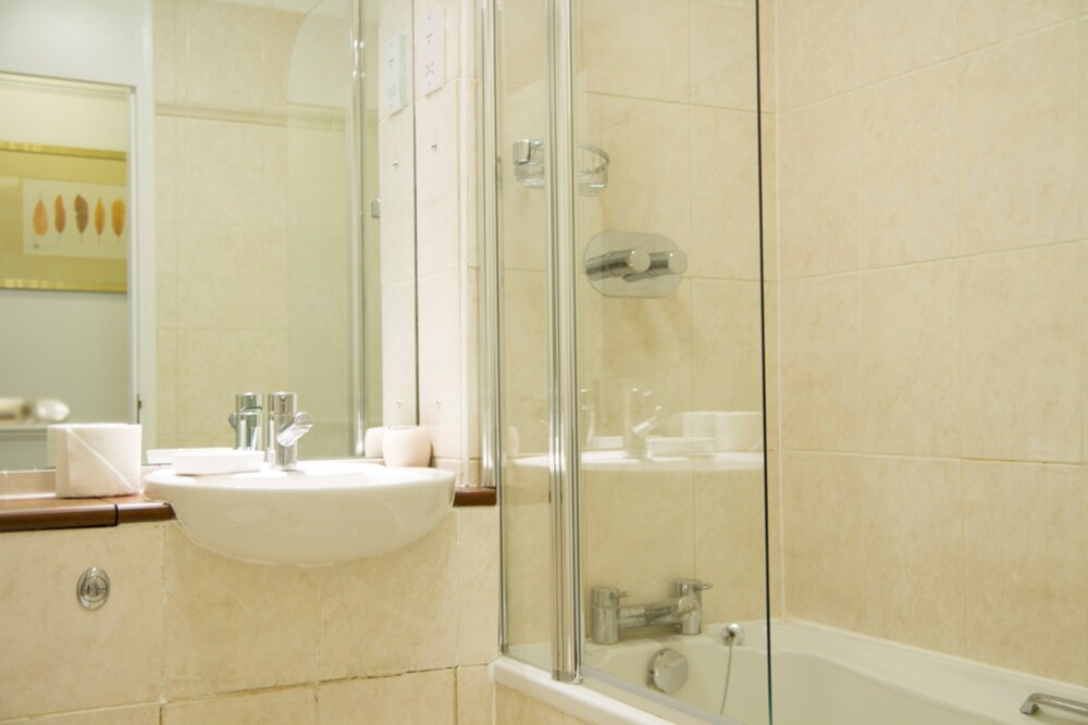 Presidential Studio - Bathroom