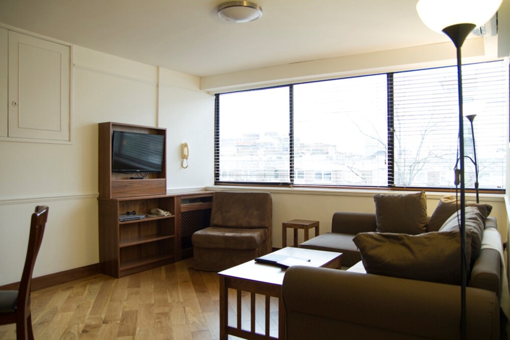 Presidential Suite - Guestroom