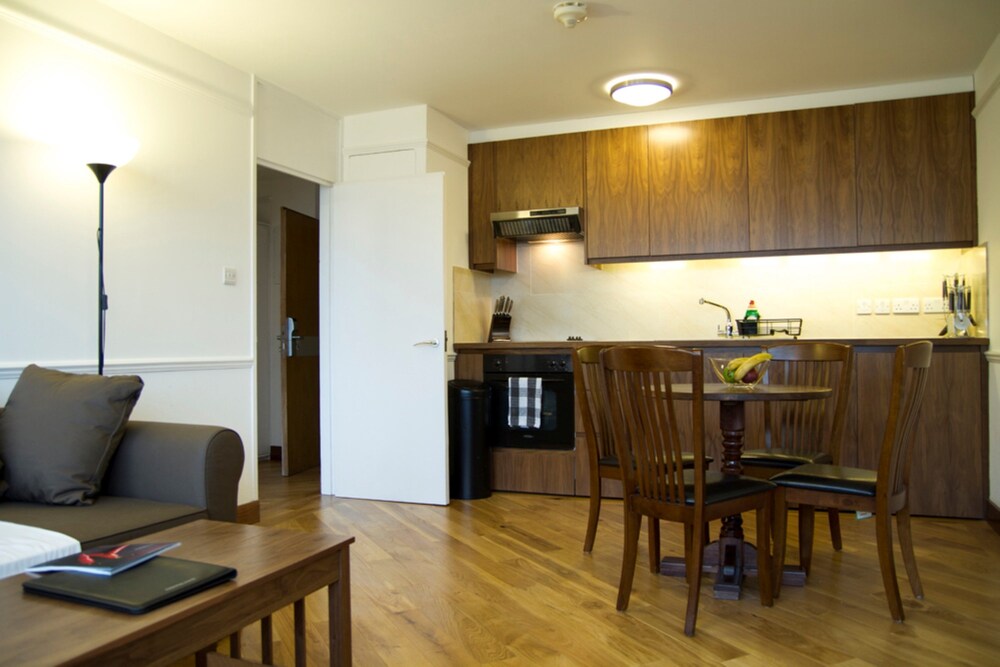 Presidential Suite - Guestroom