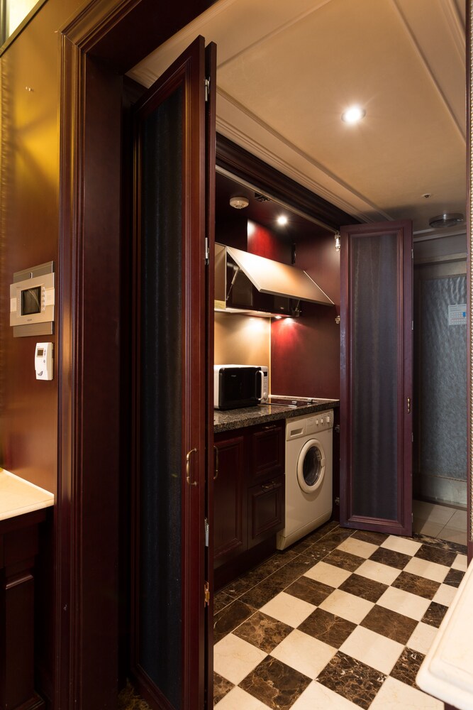 In-Room Kitchen