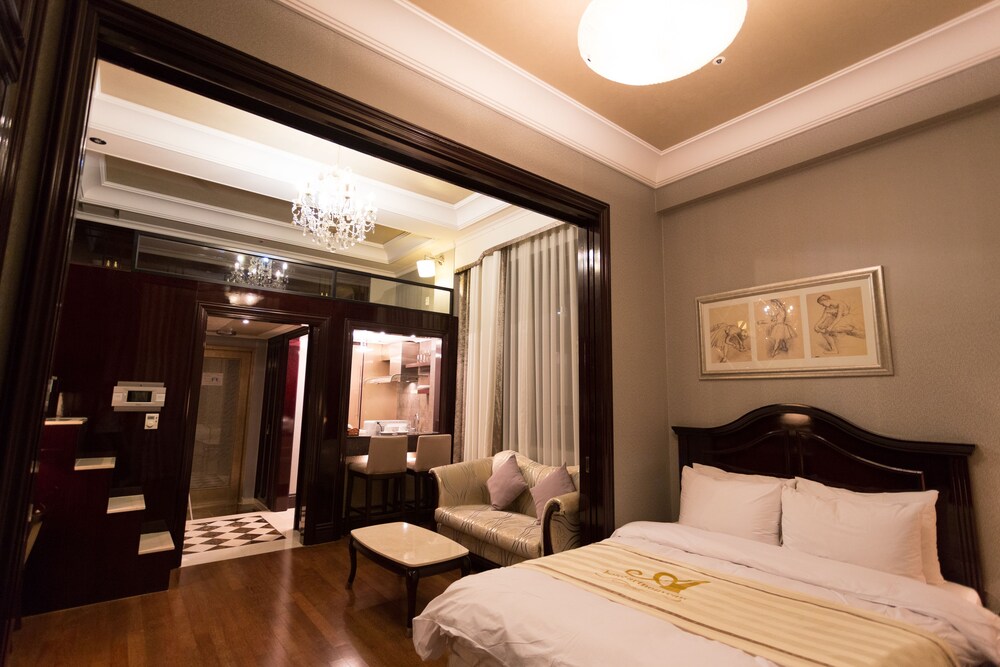 Guestroom