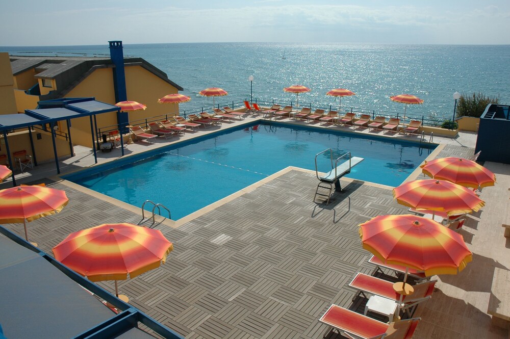 Piscina all'aperto
