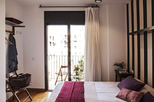 AinB Eixample-Entenza Apartments