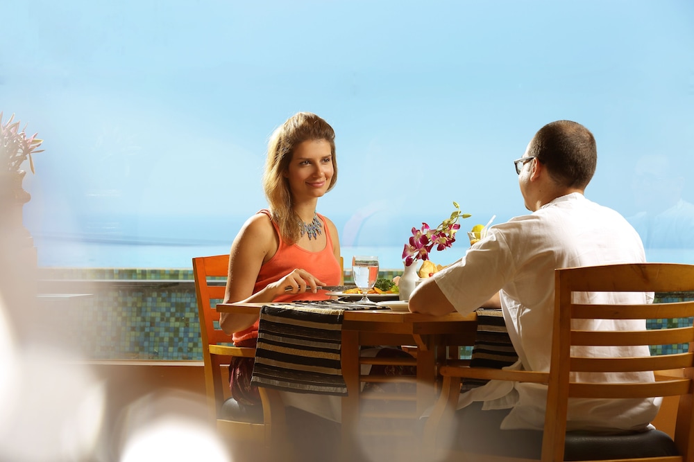 Couples Dining