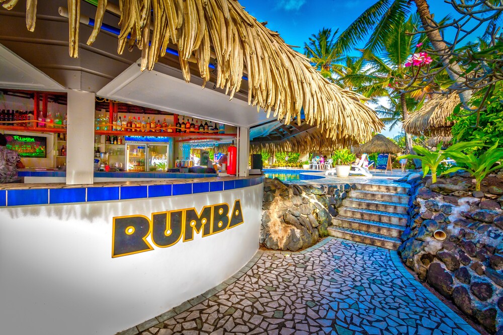 Poolside Bar
