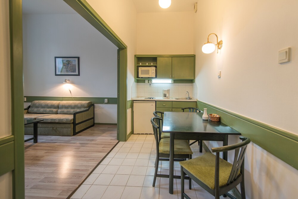 Apartment - In-Room Dining
