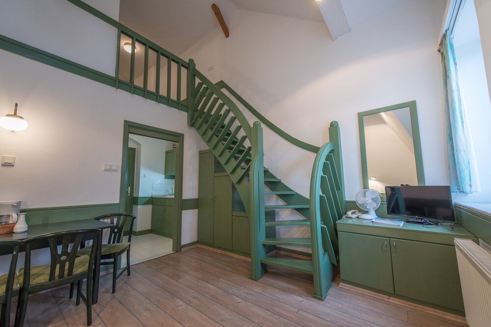 Apartment - Guestroom