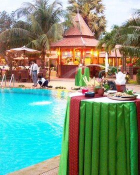 Poolside Bar