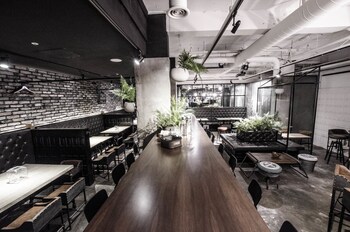 Hotel Bar