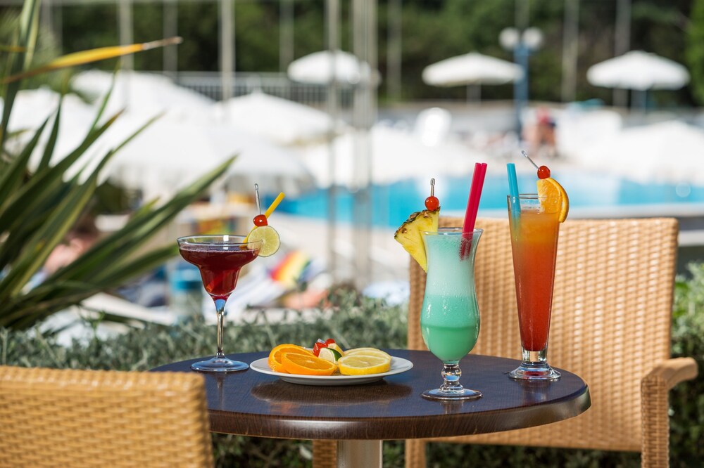 Poolside Bar