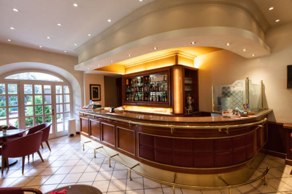 Hotel Bar