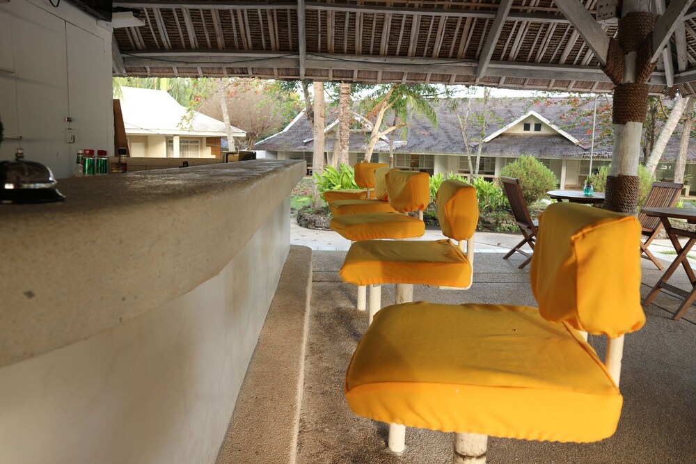 Poolside Bar