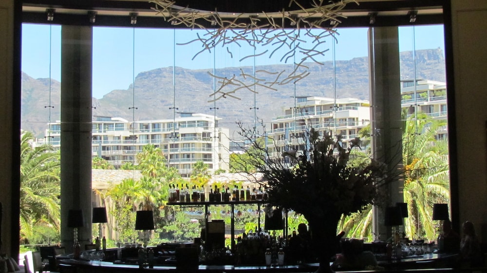 Hotel Bar