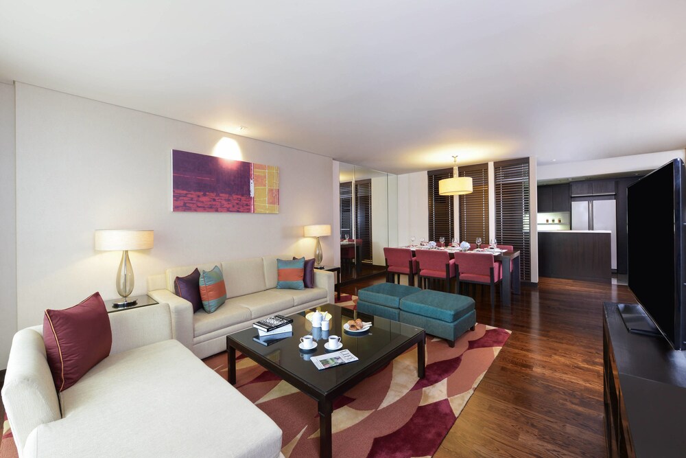 Three Bedroom Executive Suite - Guestroom
