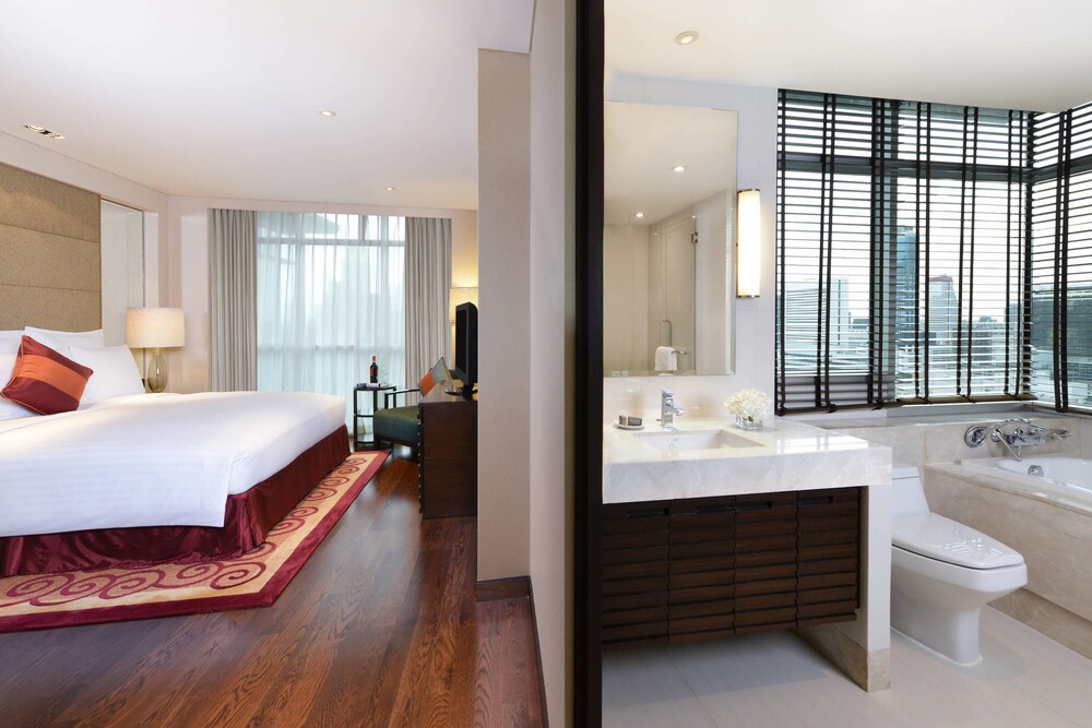 Three Bedroom Executive Suite - Guestroom