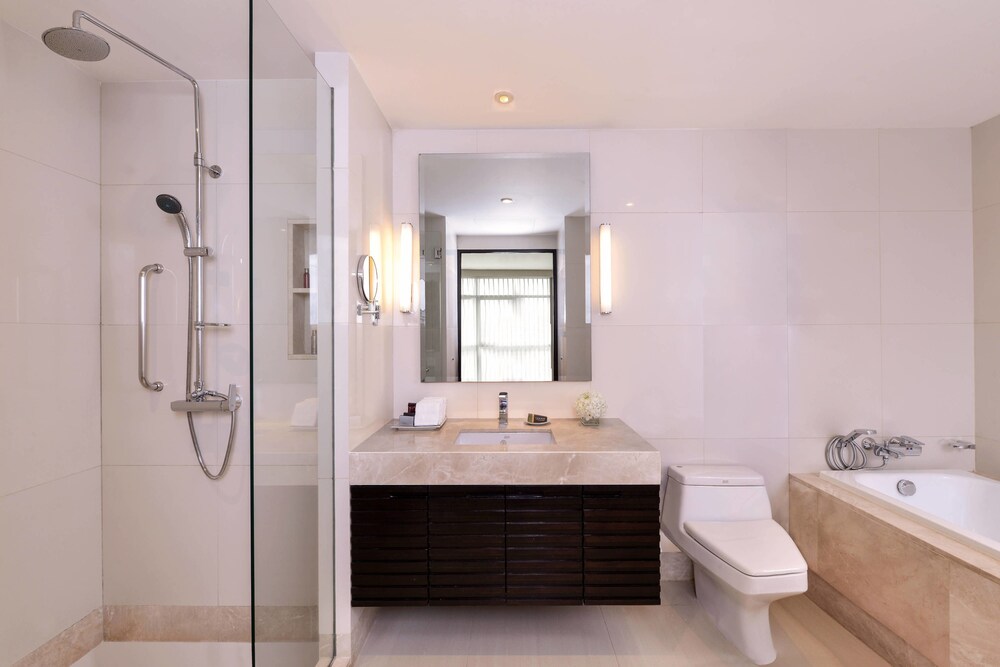 Three Bedroom Suite - Bathroom