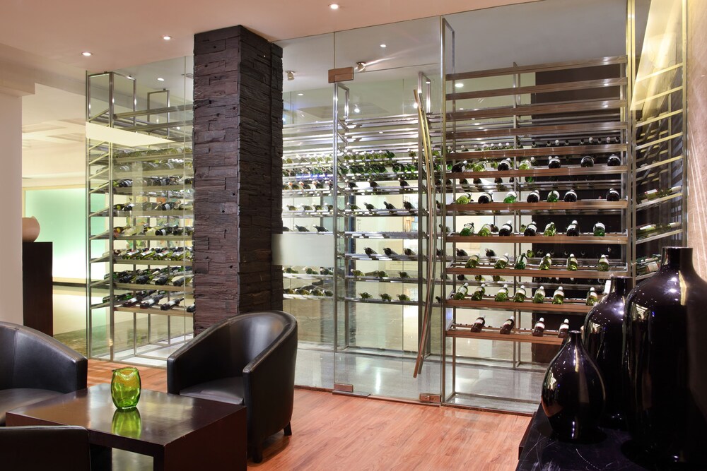 Hotel Lounge