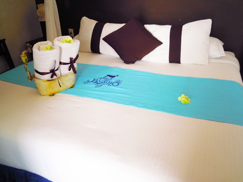 Room Service - Dining