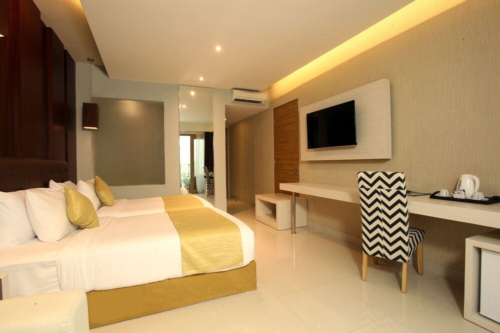 Deluxe Double or Twin Room - Guestroom