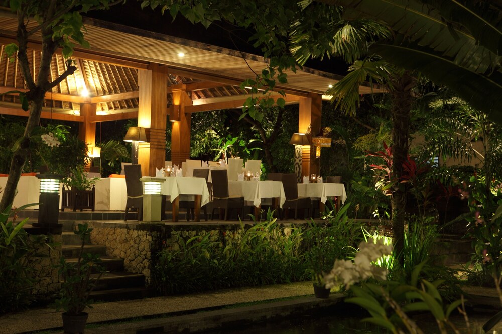 Hotel Lounge