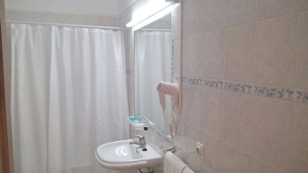Apartment, 1 Bedroom (2 adults + 2 children) - Bathroom