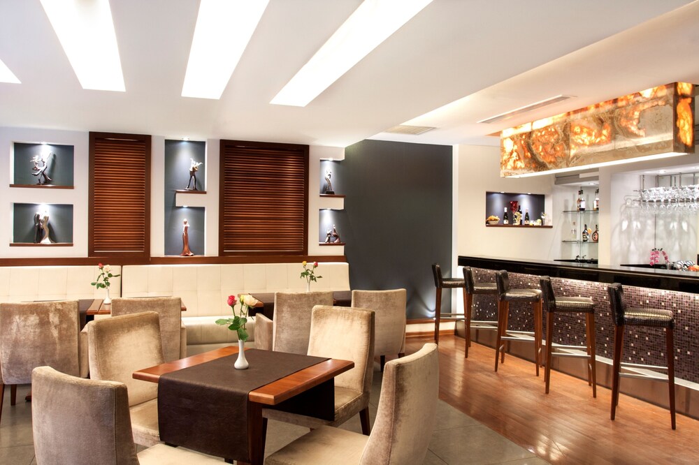 Hotel Bar