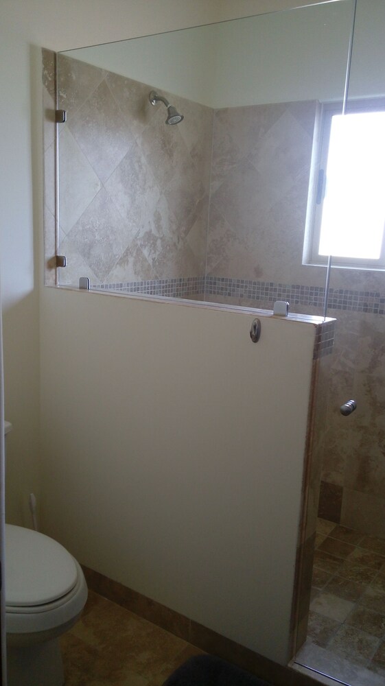 Family House, 3 Bedrooms, Partial Sea View - Bathroom
