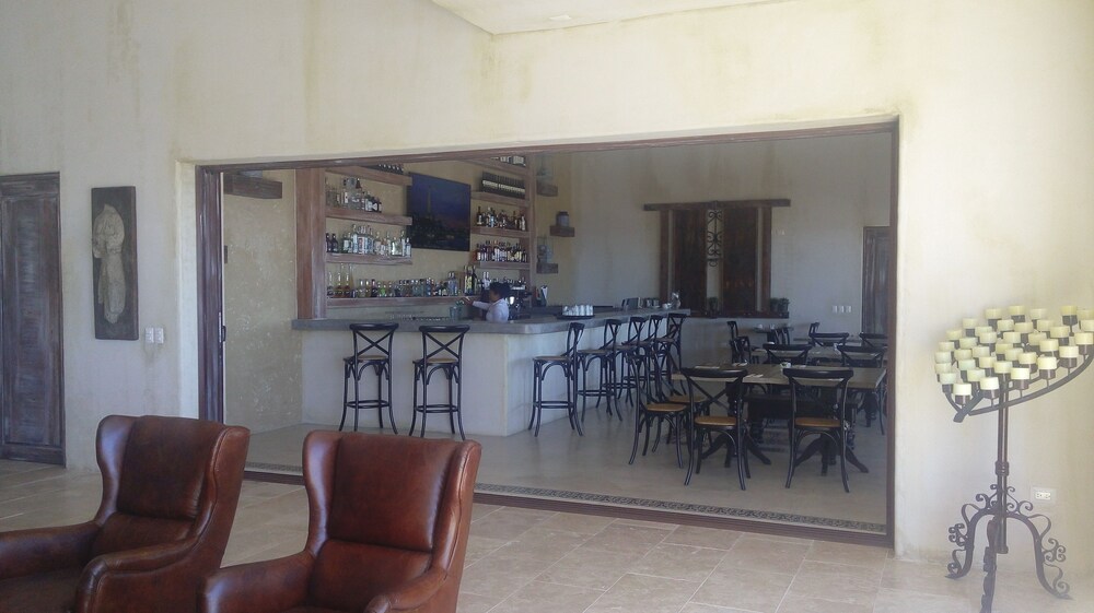 Hotel Bar