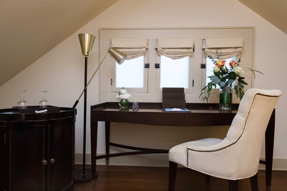 In-Room Business Center