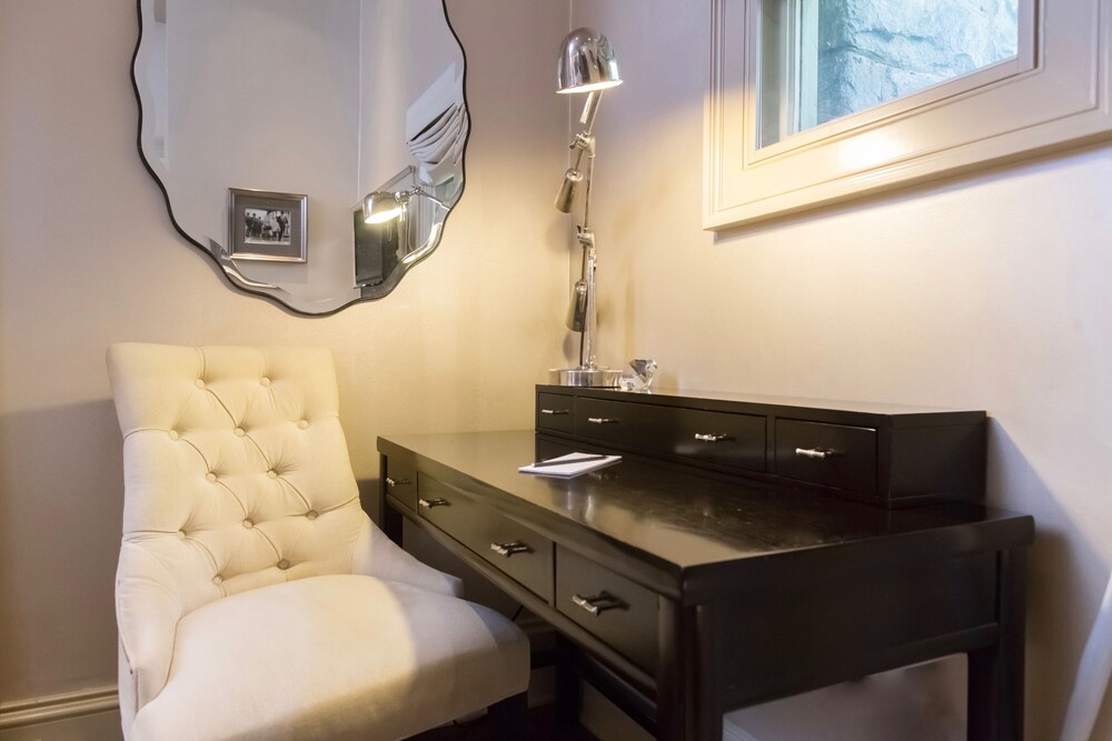 In-Room Business Center