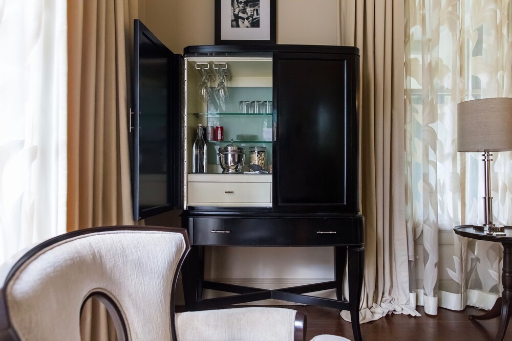 Executive Lounge