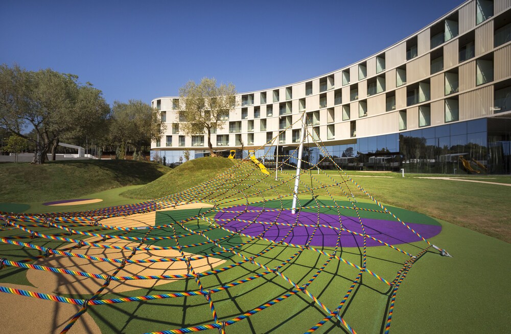 Childrens Play Area - Outdoor