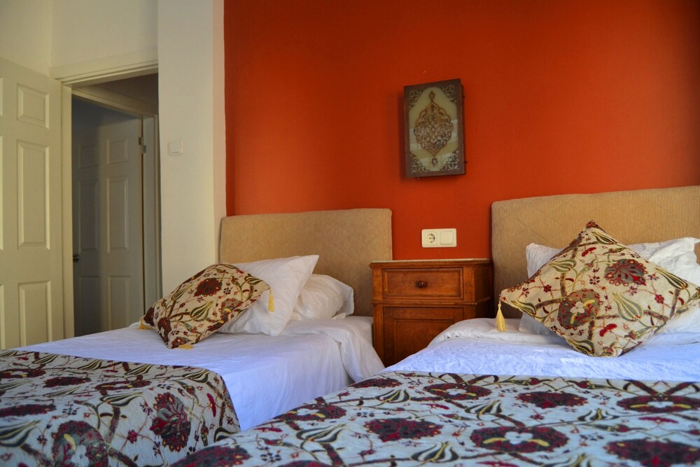 Family Apartment, 3 Bedrooms, Refrigerator & Microwave, Corner - In-Room Amenity