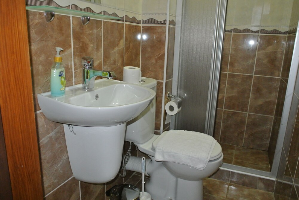 Economy Single Room, 1 Twin Bed - Bathroom