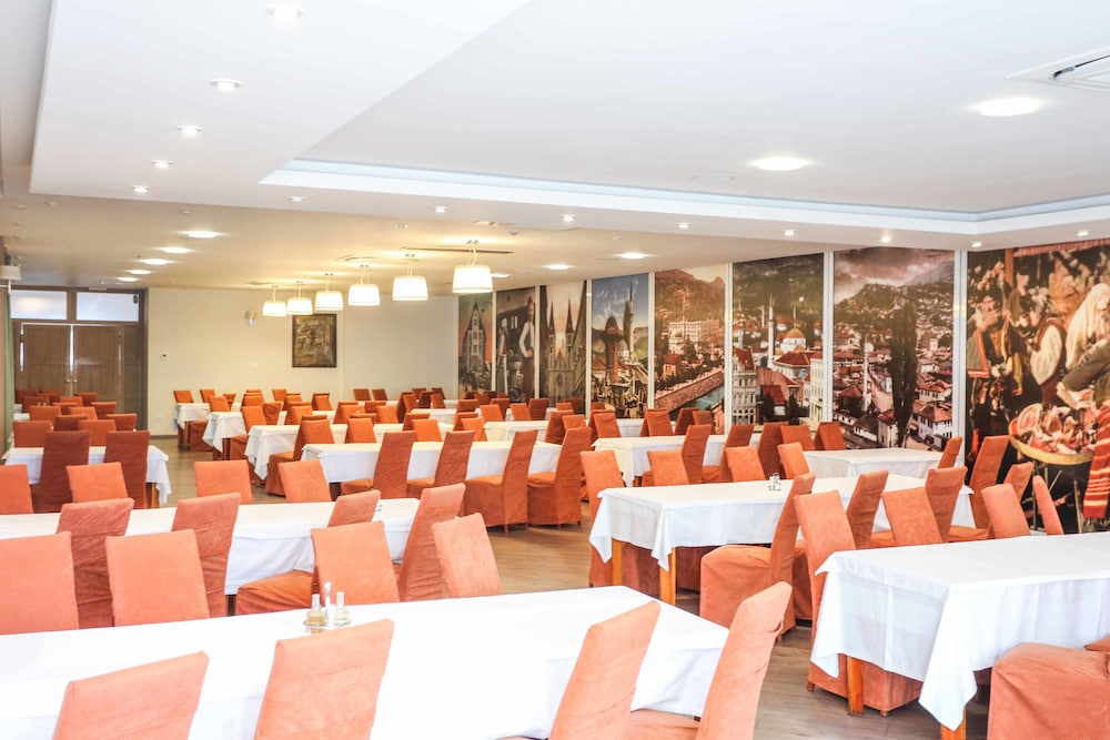 Food Court