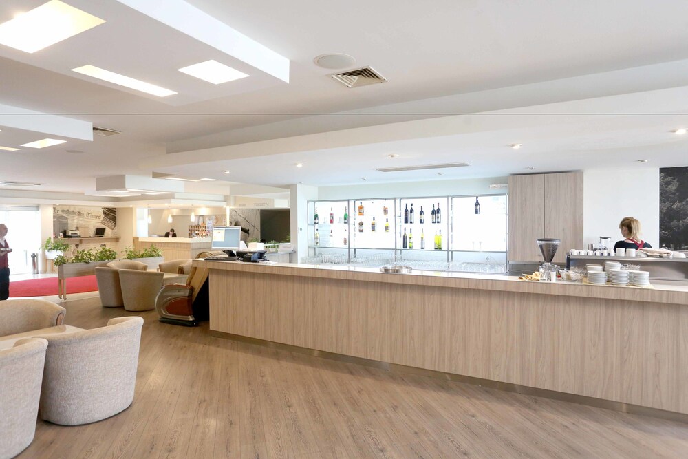 Hotel Lounge