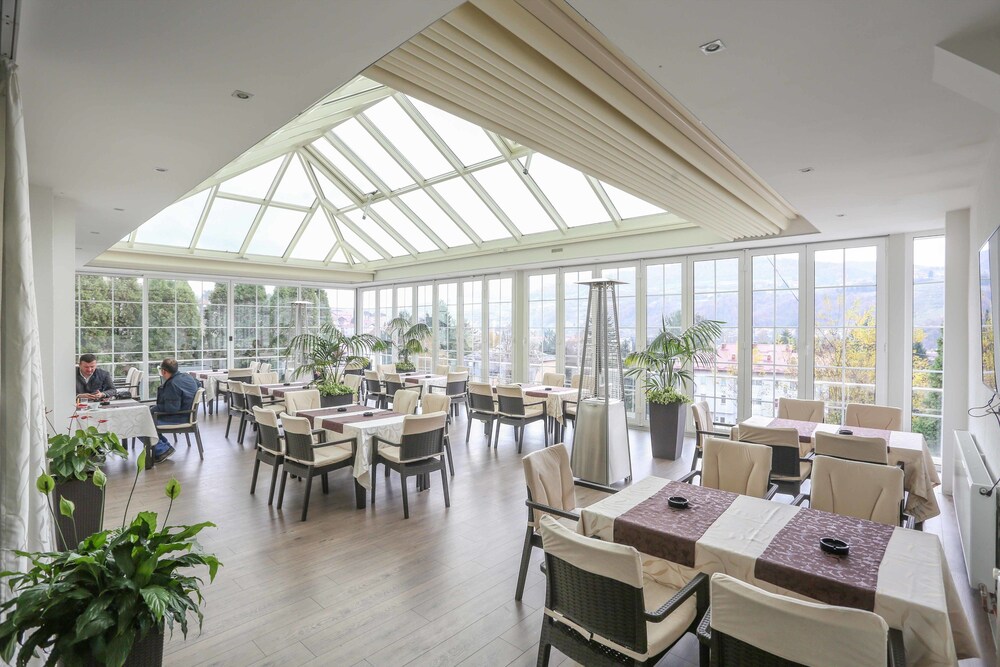 Hotel Lounge