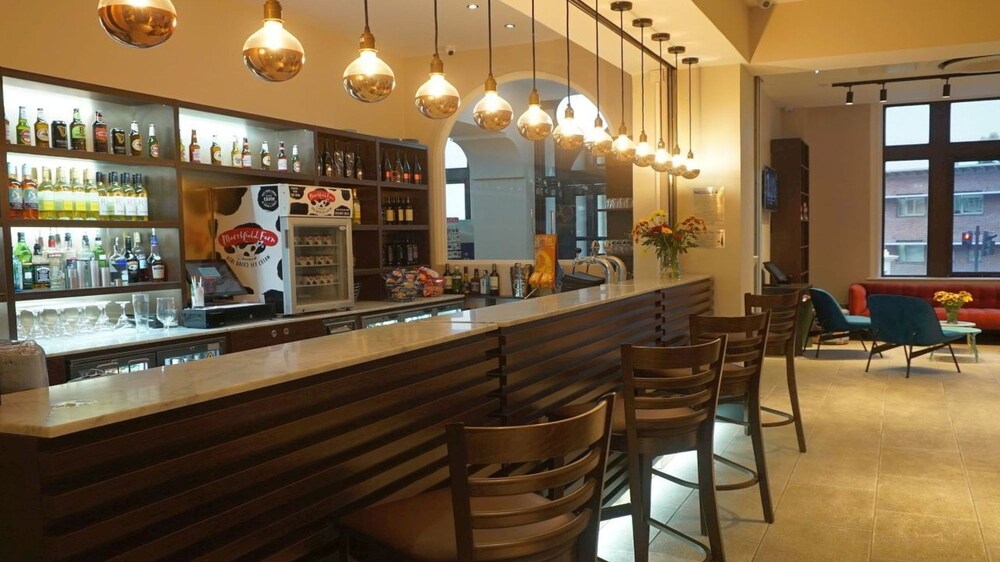Hotel Bar