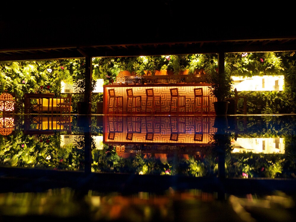 Hotel Bar