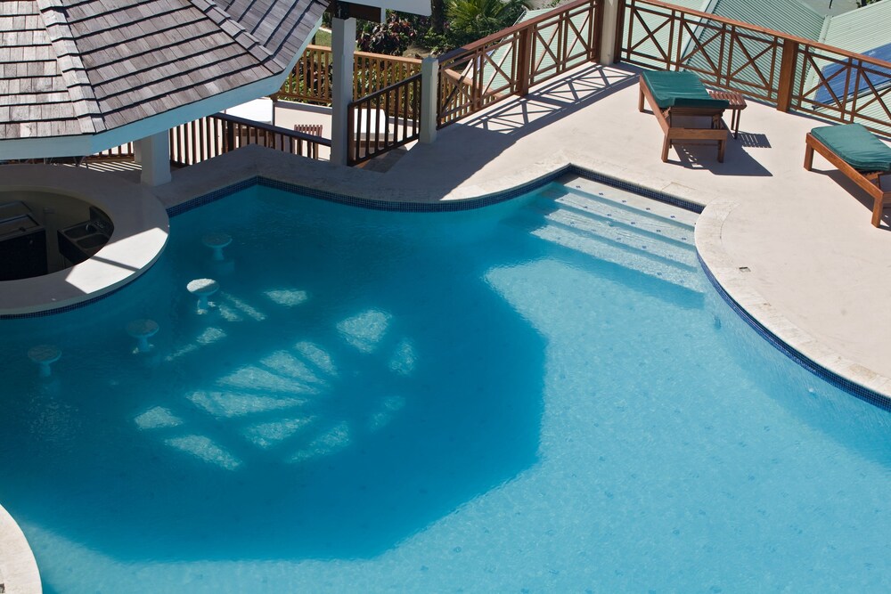Poolside Bar
